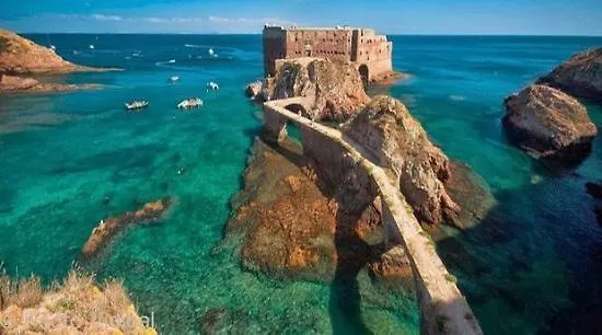 The Wave Gæstehus Baleal